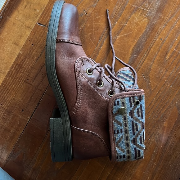 Fold over ankle boots size 10 - Picture 2 of 4